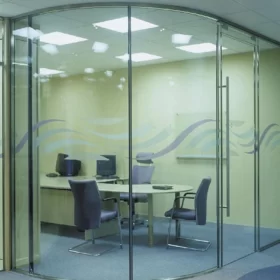 CỬA KÍNH BẢN LỀ SÀN CHO CĂN HỘ CAO CẤP