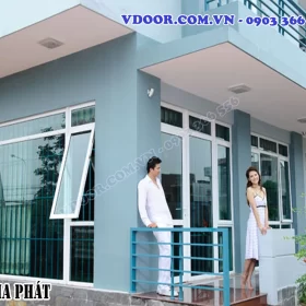 CỬA RA BAN CÔNG CHO NGÔI NHÀ TINH TẾ