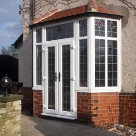 CỬA MẸ BỒNG CON CHO NGÔI NHÀ SANG TRỌNG