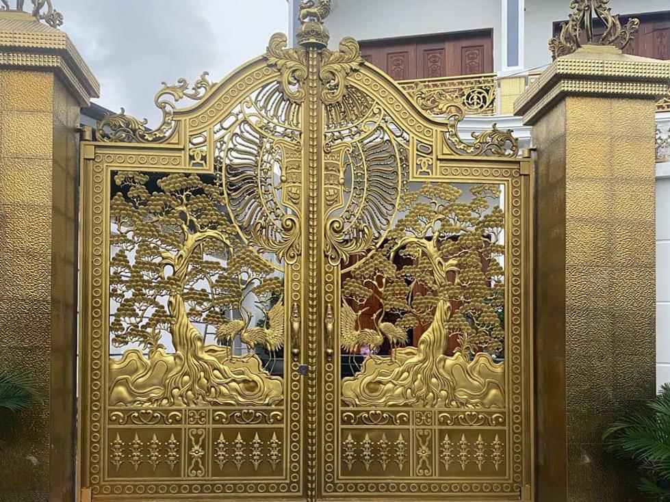 Cổng nhôm đúc, xưởng sản xuất cổng nhôm đúc cao cấp, xưởng gia công cổng nhôm đúc, cổng nhôm đúc giá rẻ, lắp đặt cổng nhôm đúc, cổng nhôm đúc giá rẻ Tp HCM, cổng nhôm đúc giá rẻ