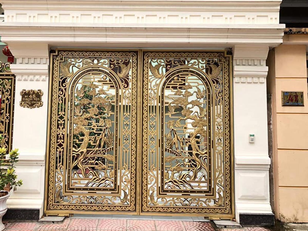 Cổng nhôm đúc, xưởng sản xuất cổng nhôm đúc cao cấp, xưởng gia công cổng nhôm đúc, cổng nhôm đúc giá rẻ, lắp đặt cổng nhôm đúc, cổng nhôm đúc giá rẻ Tp HCM, cổng nhôm đúc giá rẻ