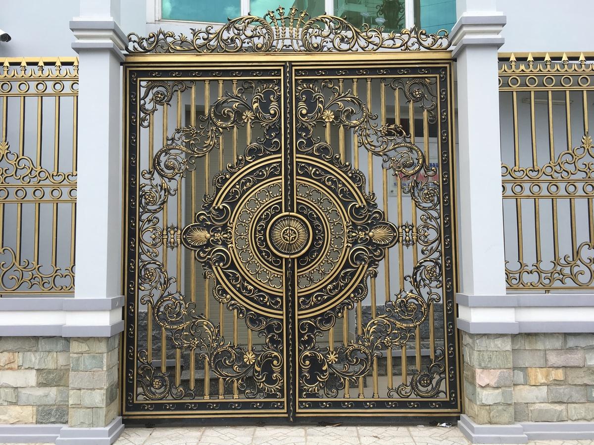 Cổng nhôm đúc, xưởng sản xuất cổng nhôm đúc cao cấp, xưởng gia công cổng nhôm đúc, cổng nhôm đúc giá rẻ, lắp đặt cổng nhôm đúc, cổng nhôm đúc giá rẻ Tp HCM, cổng nhôm đúc giá rẻ