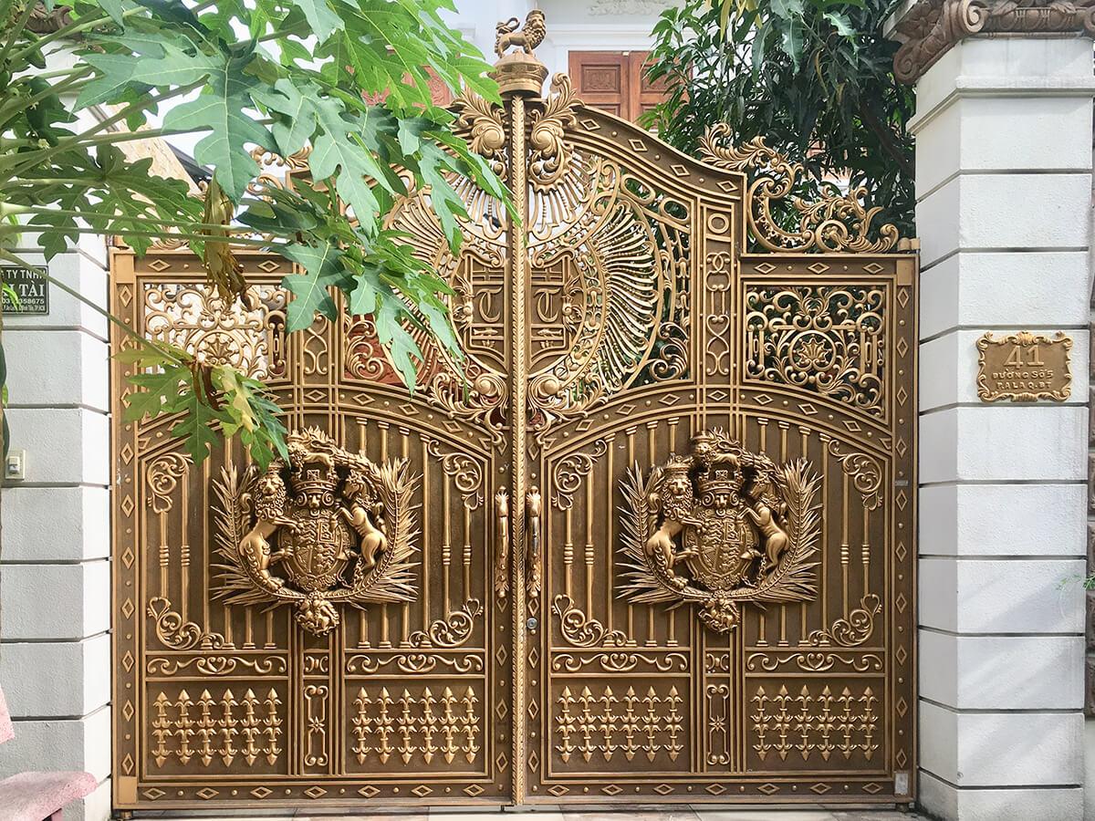 Cổng nhôm đúc giá rẻ, xưởng gia công cổng nhôm đúc, xưởng sản xuất cổng nhôm đúc, cổng nhôm đúc cao cấp, cổng nhôm đúc hcm, báo giá cổng nhôm đúc hcm, cổng nhôm đúc giá rẻ