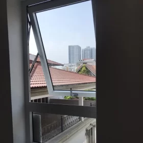 CỬA SỔ MỞ HẤT NHÔM XINGFA