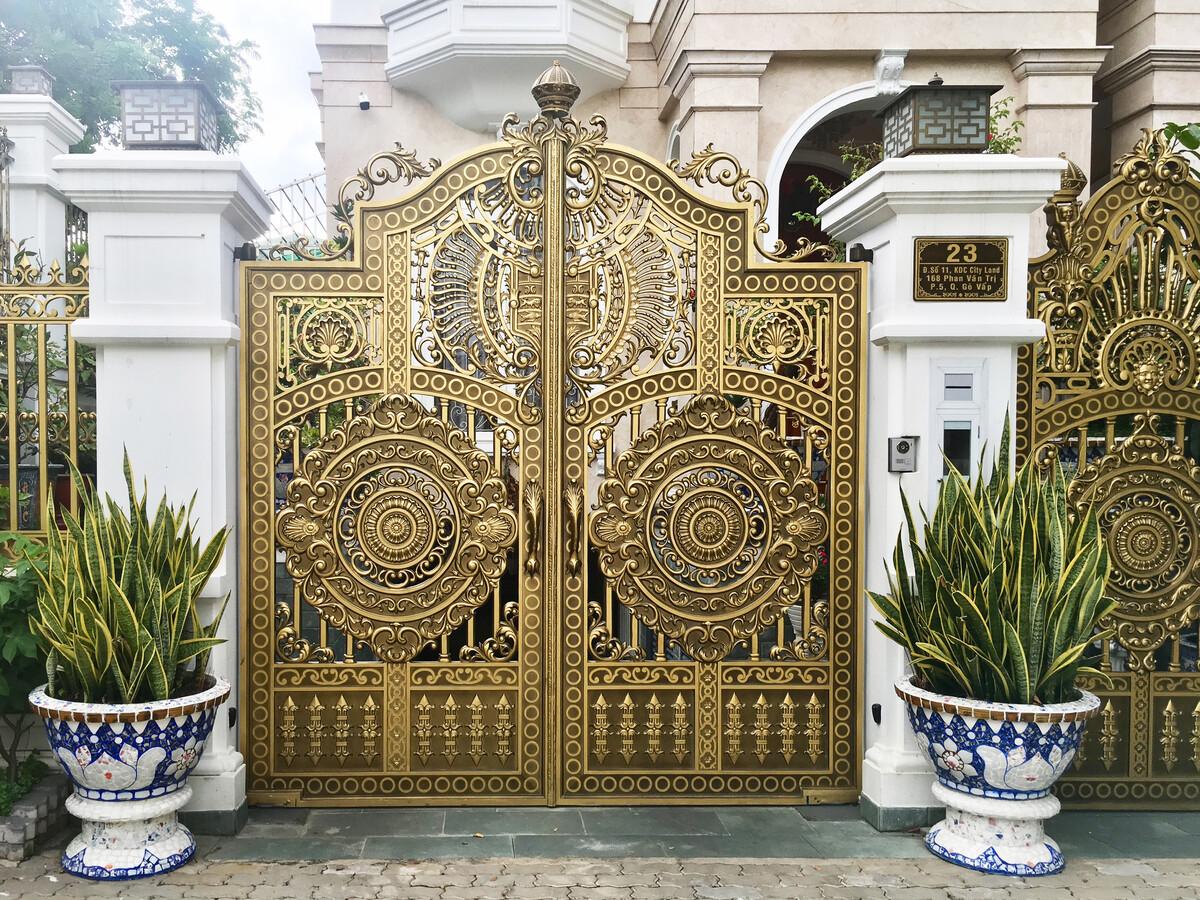 Cổng nhôm đúc, mẫu cổng nhôm đúc đẹp, giá sản xuất cổng nhôm đúc, báo giá cổng nhôm đúc, cổng nhôm đúc sài gòn, cổng nhôm đúc đẹp