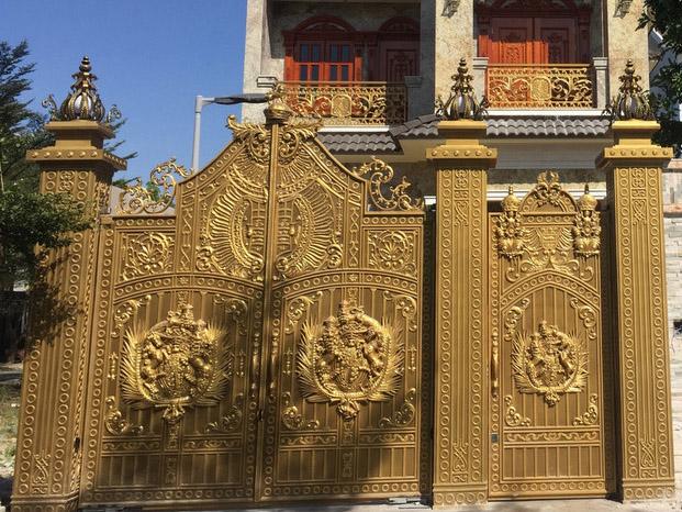 Cổng nhôm đúc giá rẻ, xưởng gia công cổng nhôm đúc, xưởng sản xuất cổng nhôm đúc, cổng nhôm đúc cao cấp, cổng nhôm đúc hcm, báo giá cổng nhôm đúc hcm, cổng nhôm đúc giá rẻ