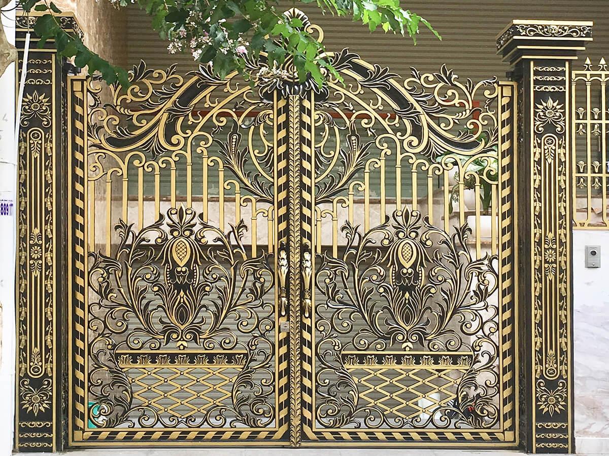 cửa cổng nhôm đúc, xưởng gia công cổng nhôm đúc, cổng nhôm đúc giá rẻ, cổng nhôm đúc HCM, xưởng sản xuất cổng nhôm đúc, cổng nhôm đúc rẻ đẹp, lắp đặt cổng nhôm đúc, thi công cổng nhôm đúc